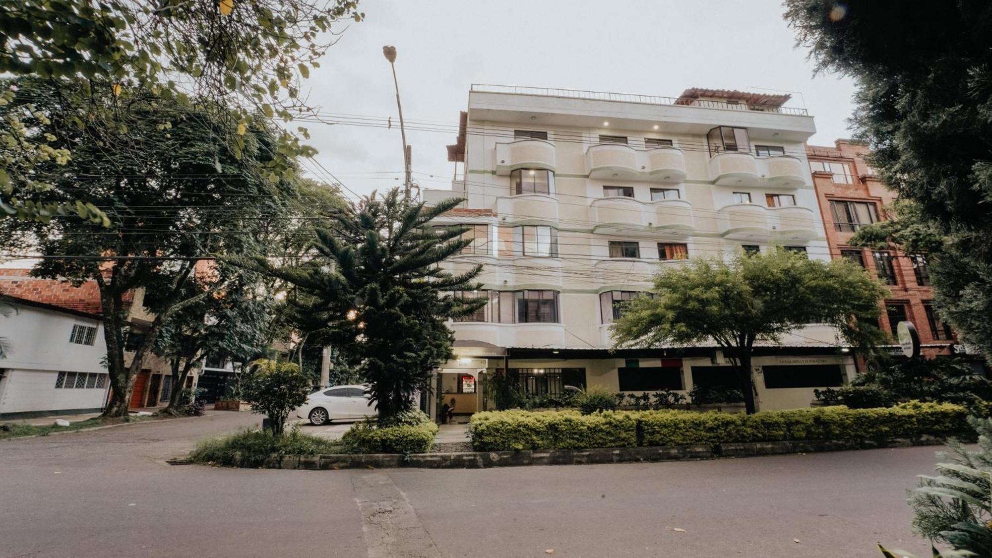 Hotel Balcones Del Estadio Медельин Экстерьер фото