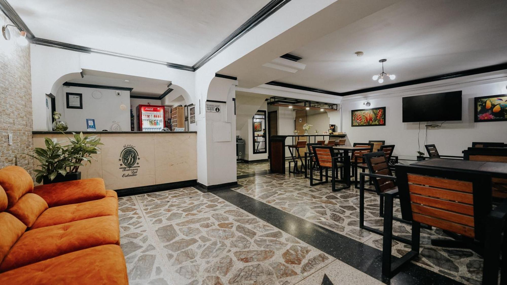 Hotel Balcones Del Estadio Медельин Экстерьер фото
