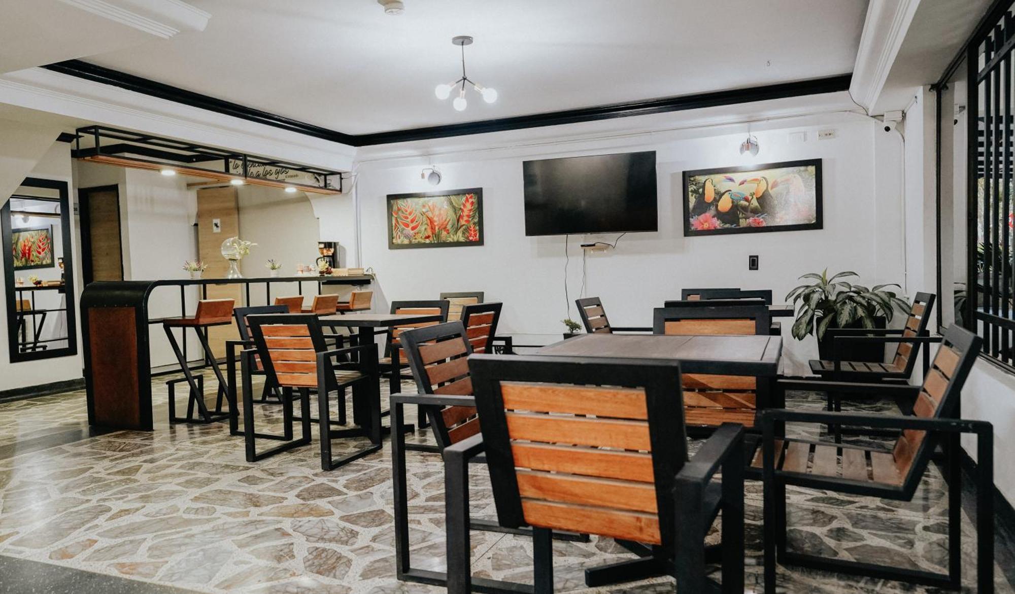 Hotel Balcones Del Estadio Медельин Экстерьер фото